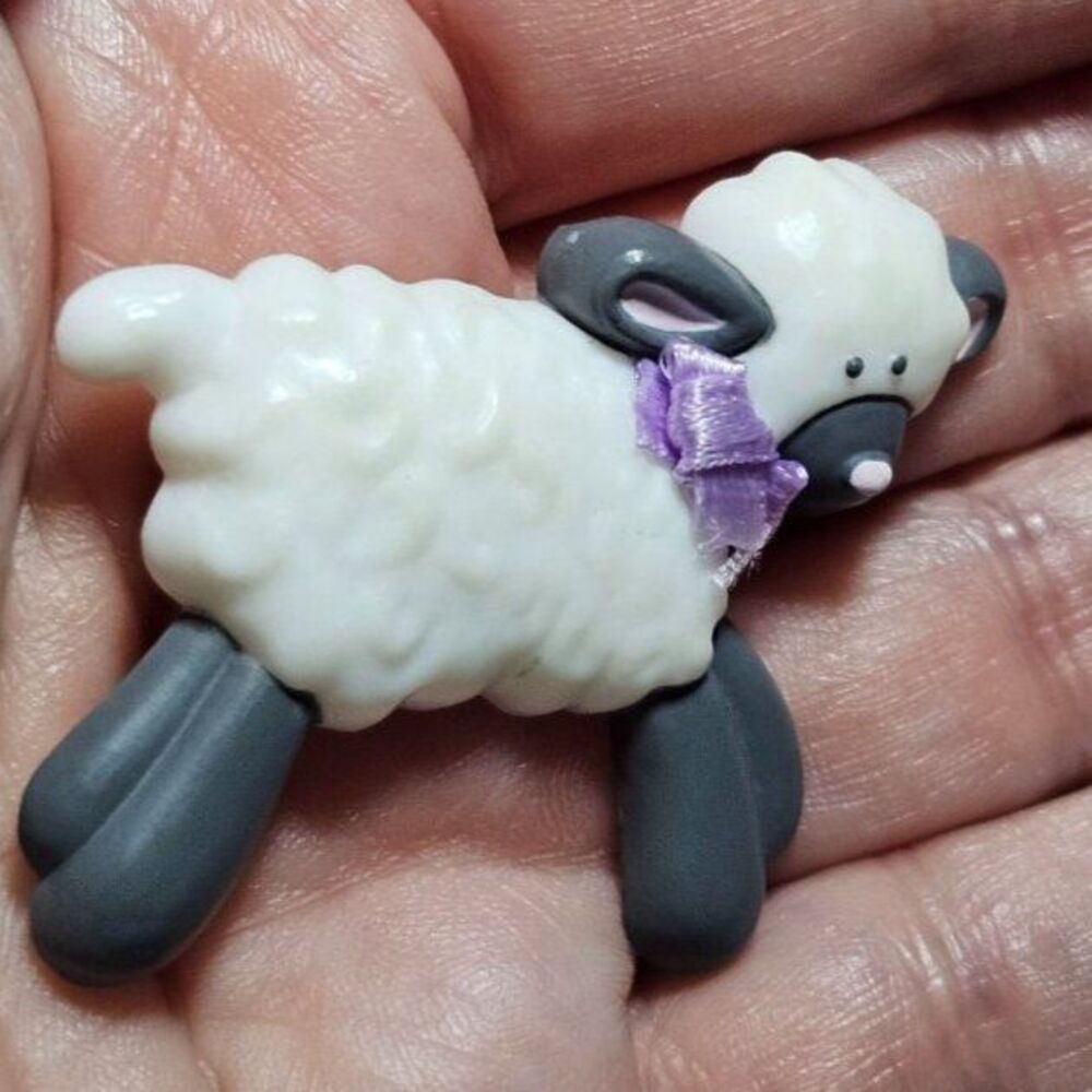 Hallmark white sheep brooch - Picture 4 of 10